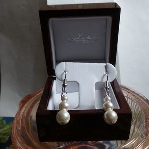 The Dansbury Mitnt Pearl Earrings